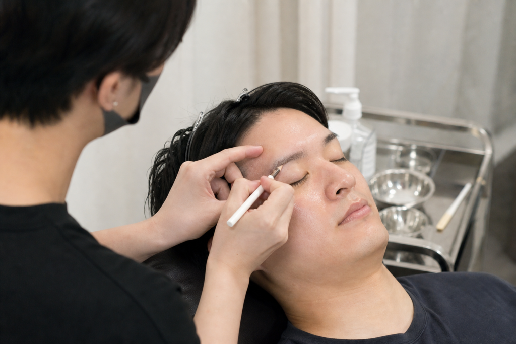 眉毛ワックスとは？仕上がり・痛み・向いている男性