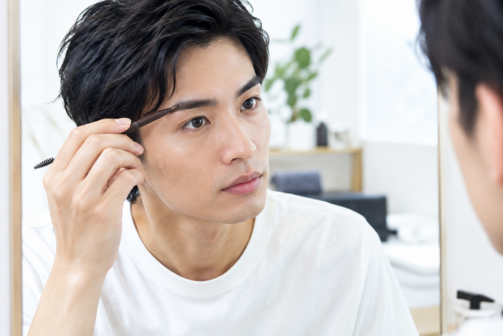 三角眉が気になる男性へ！自然な平行眉に近づける方法を解説